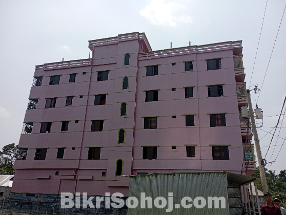 ফ্ল্যাট  বিক্রয় করা হইবে